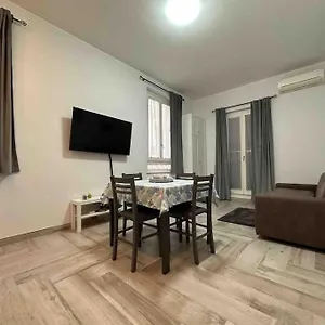 Family Flat Near Metro A Rzym